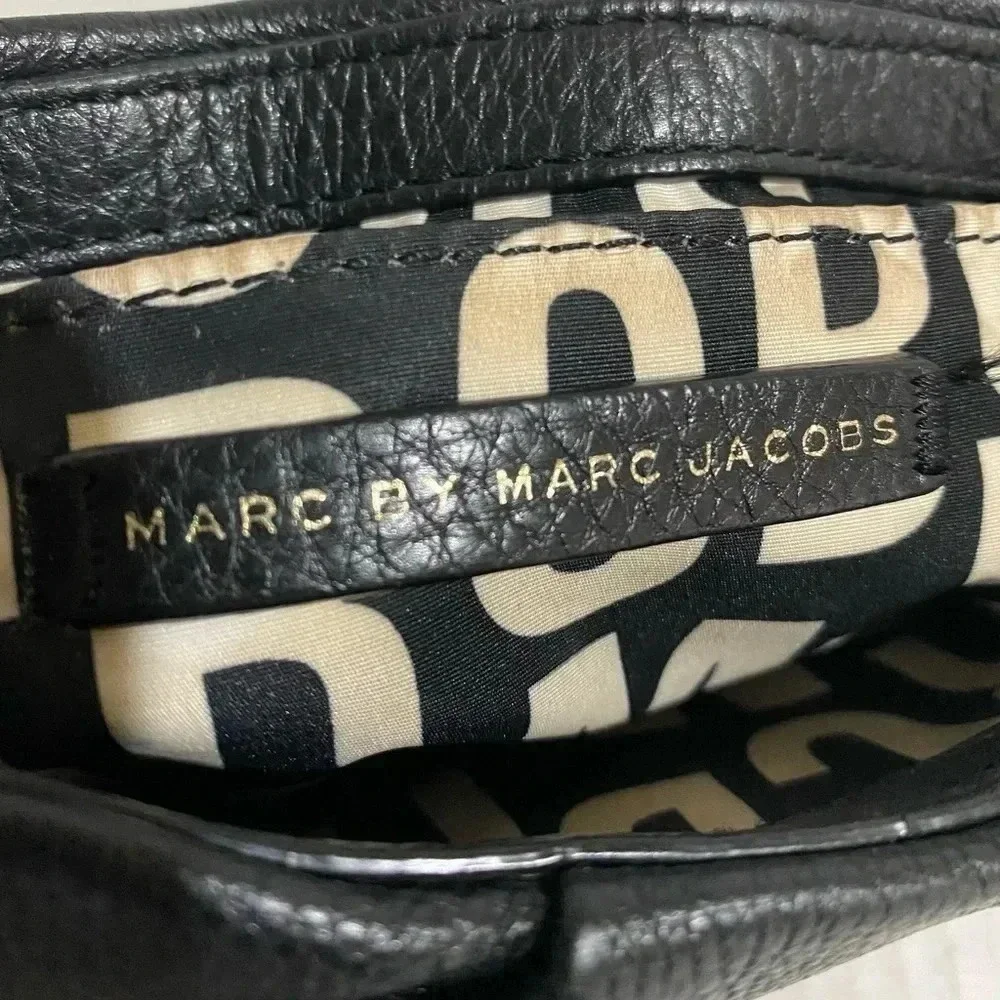 Marc By Marc Jacob’s black leather crossbody handbag